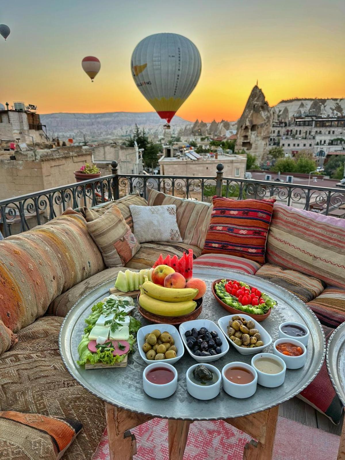 Caftan Cave Suites เกอเรเม ภายนอก รูปภาพ